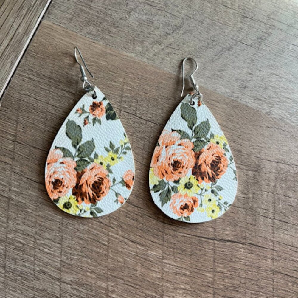 set of 4 Faux leather earrings